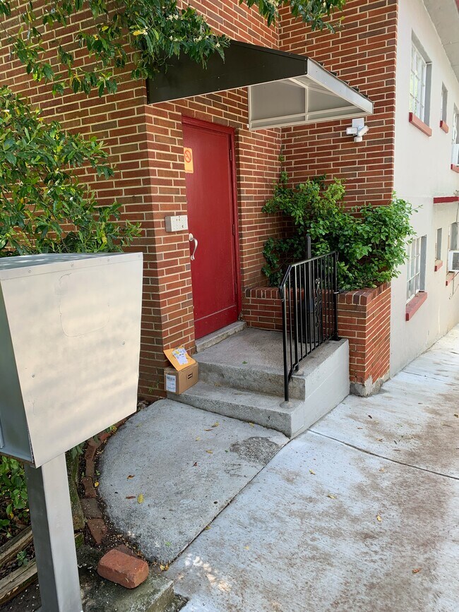 Photo - 668 Linwood Ave NE Unit 2