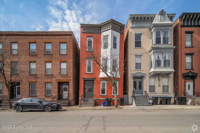 Building Photo - 229 2nd St Unit #2 Rental