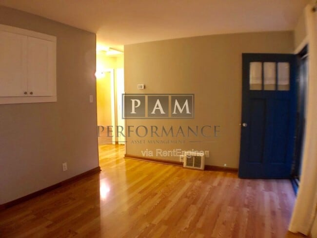 Photo - 2907 S 50th St