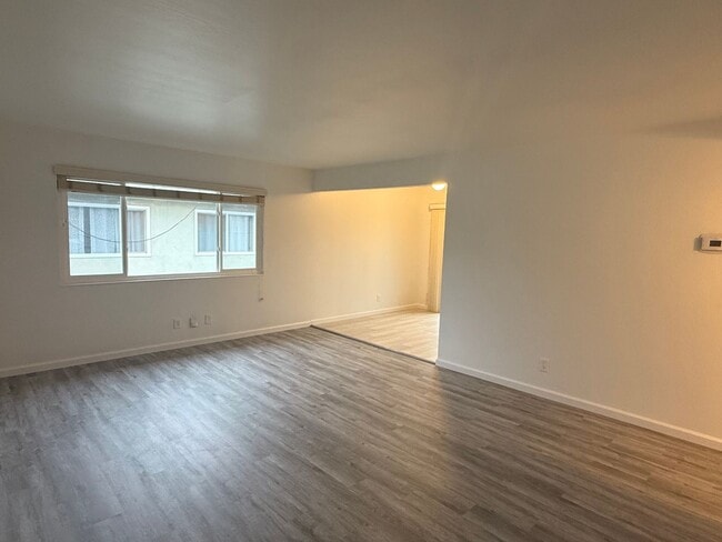 Building Photo - 3251 Santa Clara Ave Unit 4