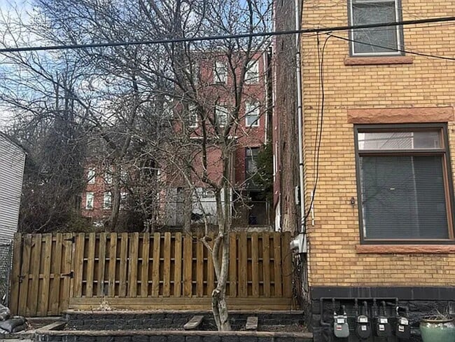 Photo - 240 Carrington St Unit #3
