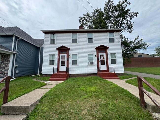 Building Photo - Trail St 223-225 W Unit 223 Rental