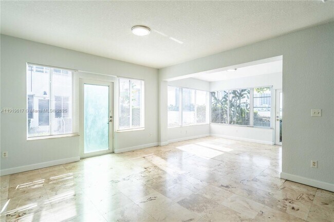 Photo - 2180 Bay Dr Unit 9B