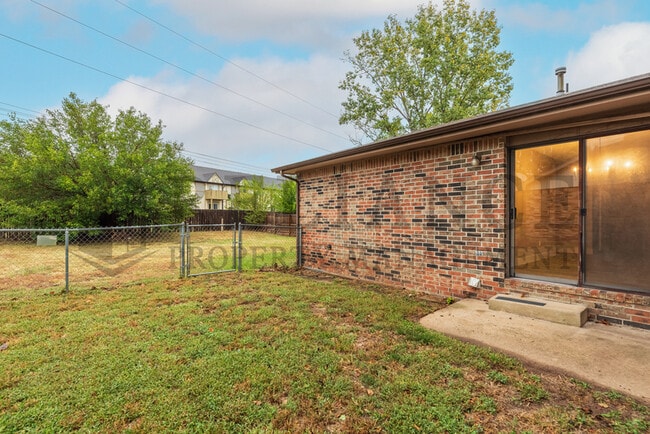 Photo - 6908 W O'Neil St