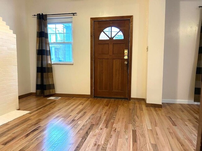 Photo - 1527 Orangewood Ave