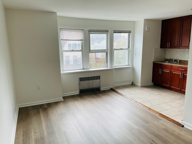 Photo - 2126 29th St Unit 3rd fl