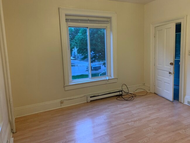 315 W Grand Ave