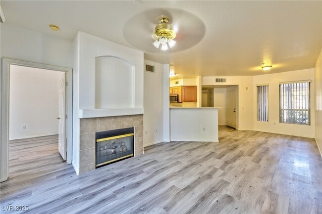 Photo - 7111 S Durango Dr Unidad 107