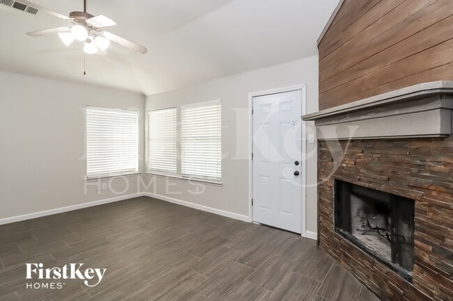 10737 Emerald Park Ln