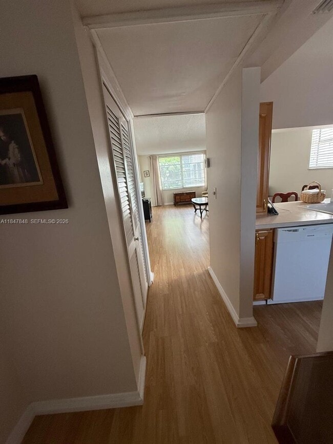 Building Photo - 4025 N Federal Hwy Unit 221A