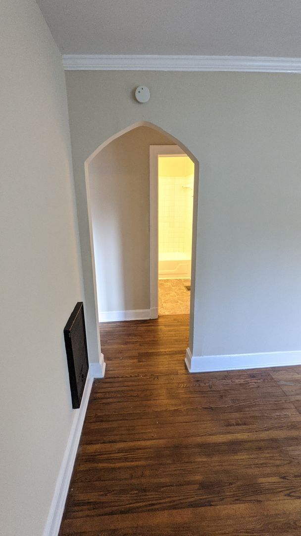 Photo - LOCATION ! Washer/Dryer Included 2 Bedroom