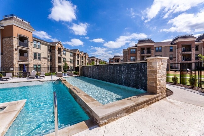 Photo - Luxia Grand Prairie