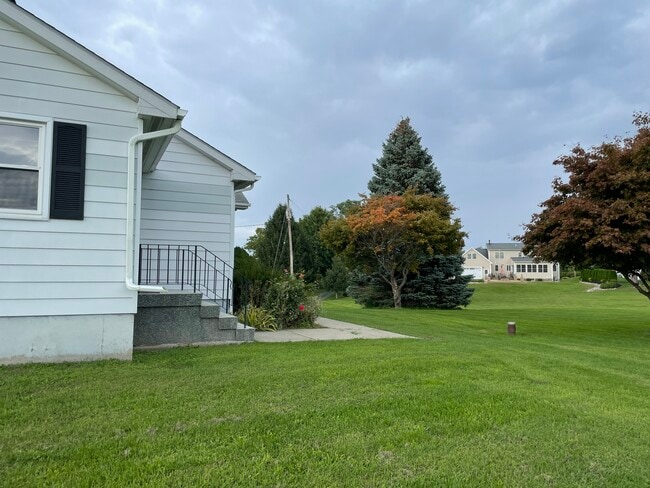 Photo - 60 Bloomingrove Dr