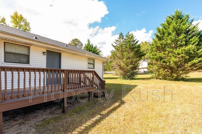 Photo - 718 Salem Rd