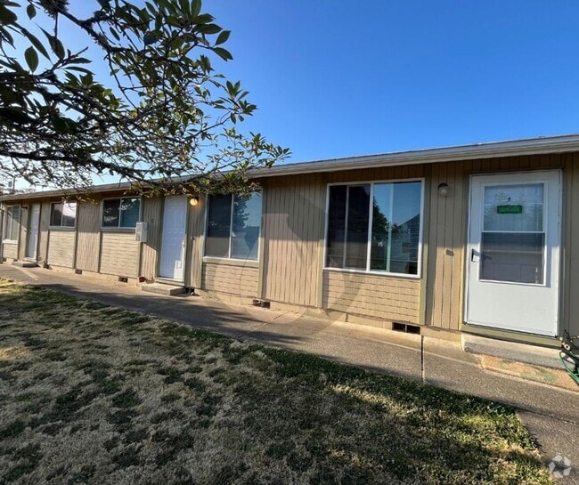 Building Photo - Jackson TriPlex Unit #B Rental