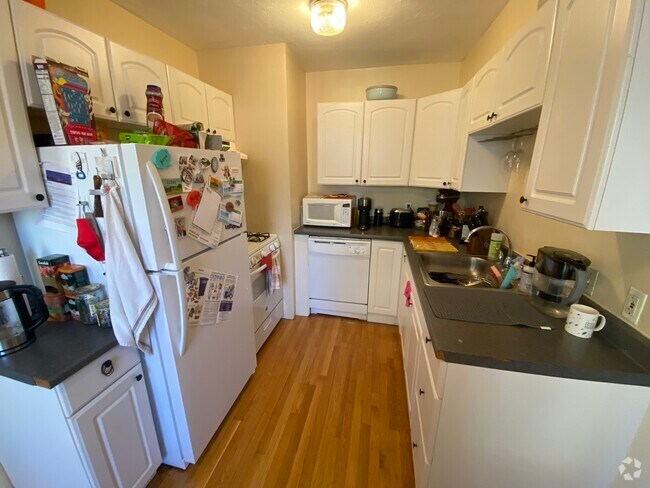 Building Photo - 260 Beacon St Unit 259-R Rental