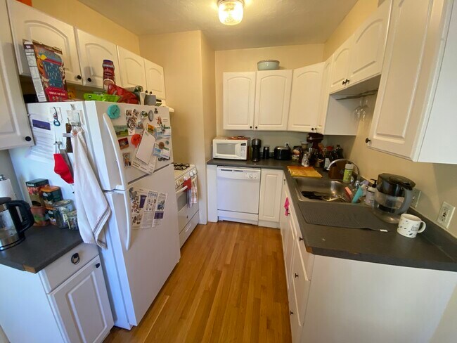 Photo - 260 Beacon St Apartments Unit 259-R