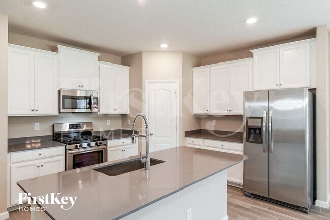 Photo - 33 Martello Dr