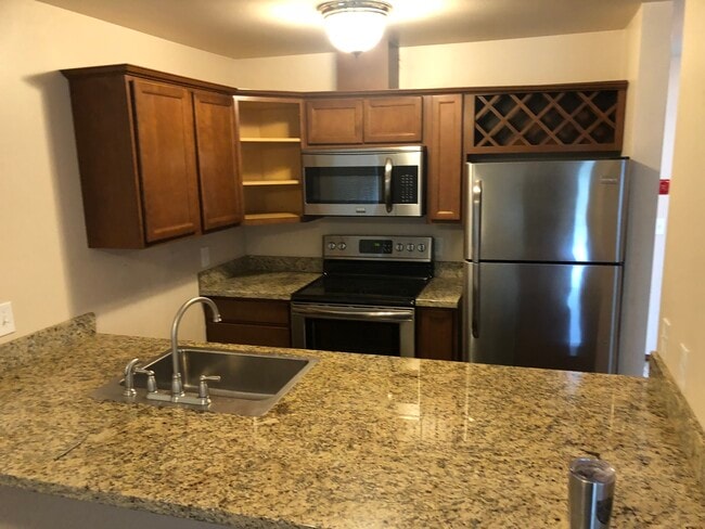 Photo - 3900 Linden Ave N Unidad 3