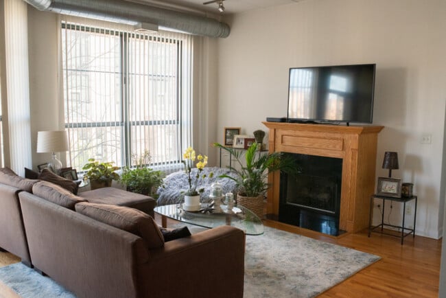 Photo - 847 W Monroe St Unit 3F