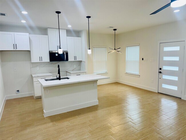 Photo - 5710 Delmack St