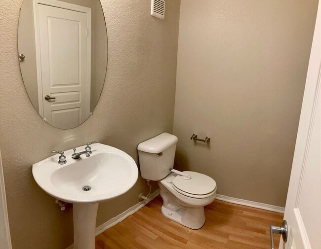 Photo - 656 Peachy Canyon Cir