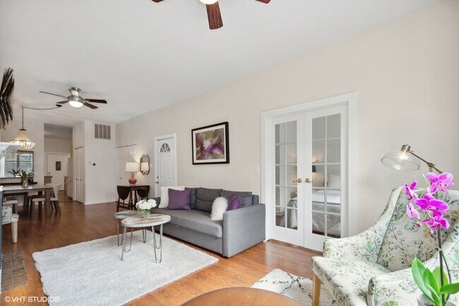 Photo - 2008 W Roscoe St Unidad 2