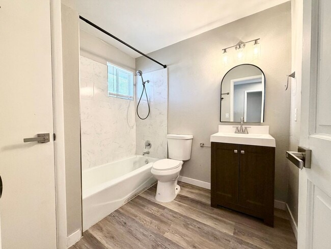680 E Malibu Dr