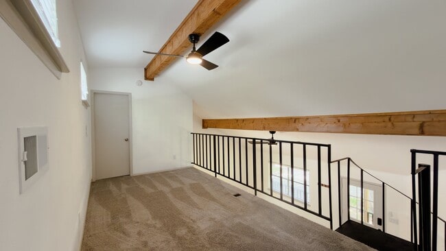 Photo - 7004 Oak Meadow Cir Unit B