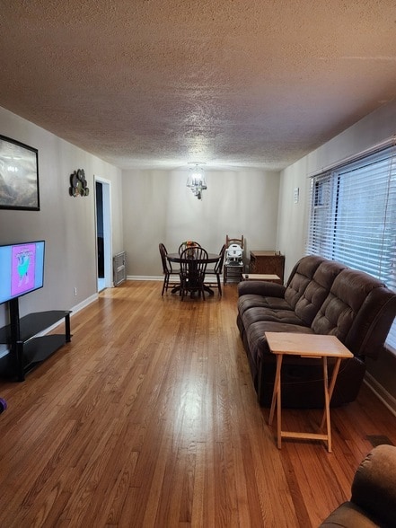 Photo - 910 Bragg Cir