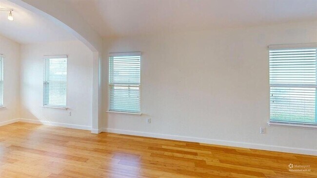 Photo - 112 Esparza Ct