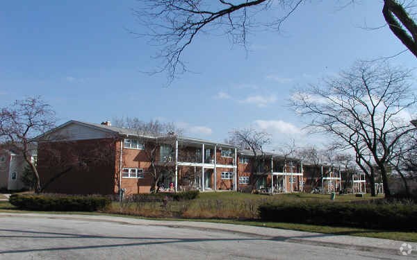 Photo - 167-169 E Palatine Rd