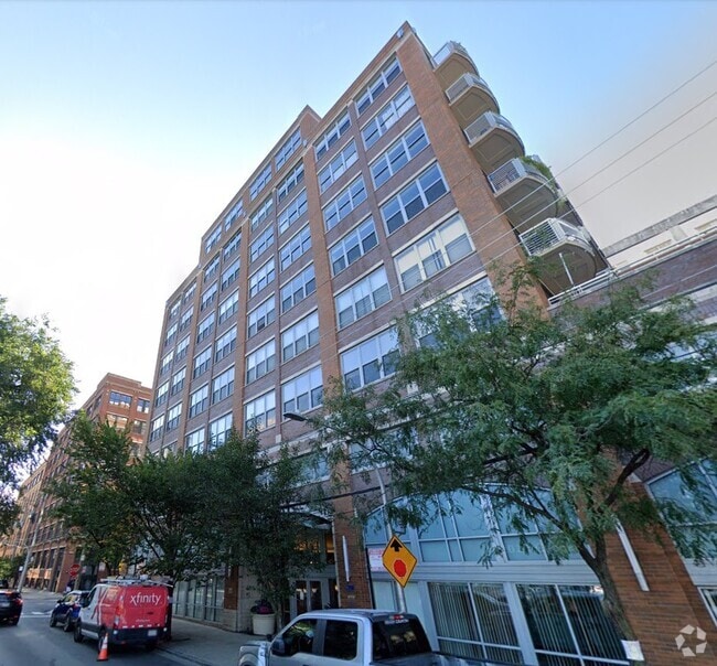 Building Photo - 933 W Van Buren St Unit 825 Rental