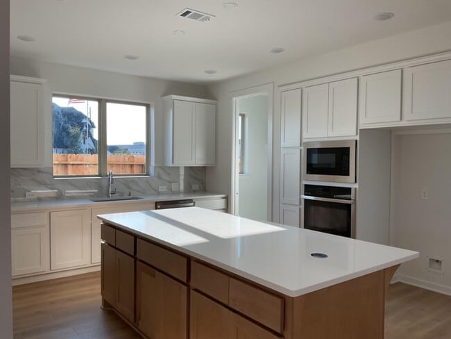 Photo - 29826 Ellwood Ln