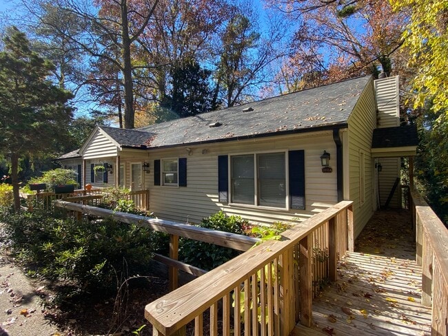 Building Photo - 2812 Wayland Dr Unit C