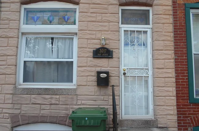 Building Photo - 3 BR 2 BA Townhome in the heart of Canton!