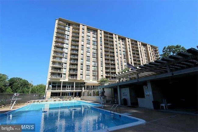 Photo - 4600 S Four Mile Run Dr Apartment Unit 1009