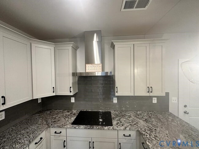 Photo - 579 Hazel Pl