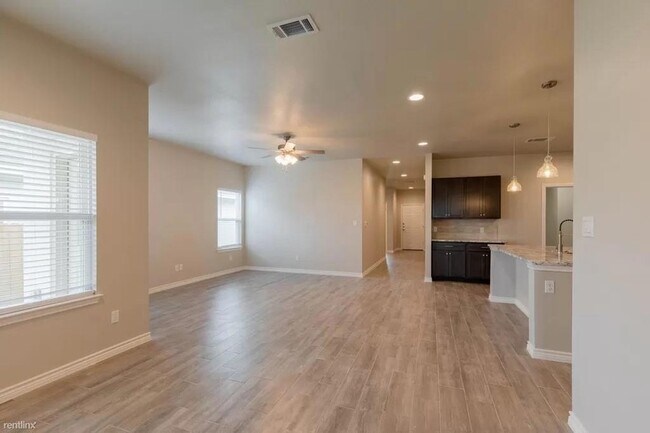 Photo - 437 County Rd 306 Unit B