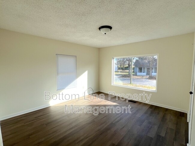 Photo - 118 Nat Barber Ave