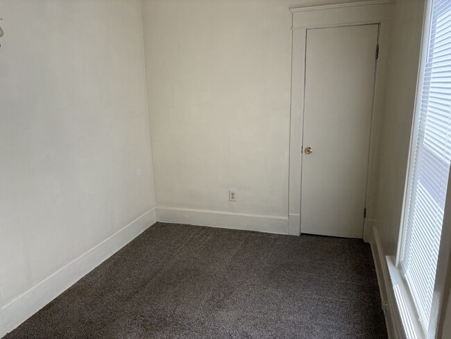 Photo - 806 Hess Ave