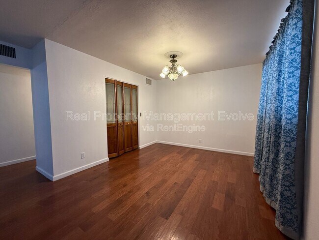 Photo - 2332 W Diana Ave