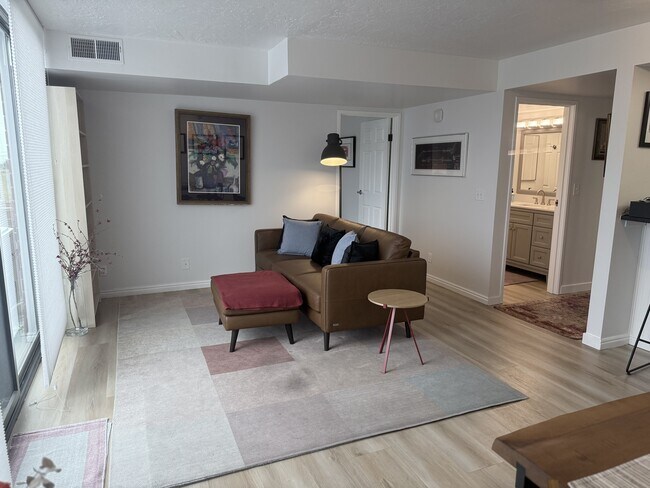 Photo - 115 S 1100 E