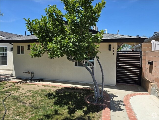 Building Photo - 11623 Paso Robles Ave Unit 11623 Rental
