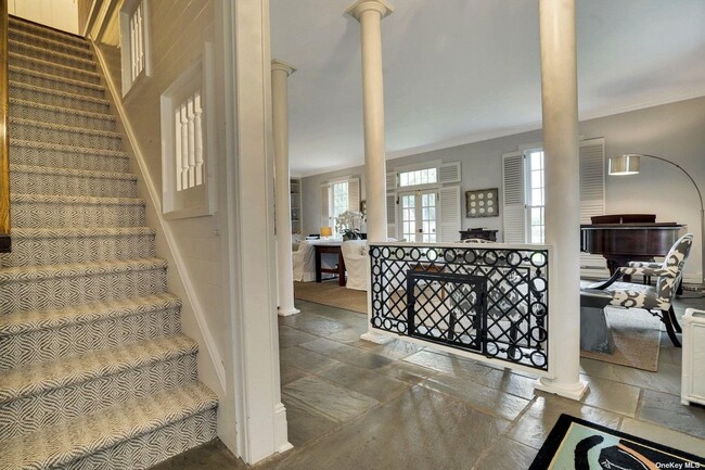 Photo - 5 Shinnecock Rd