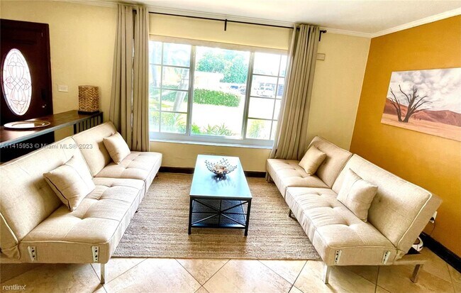 Photo - 4 br, 2.5 bath House - 1375 NE 204th Ter