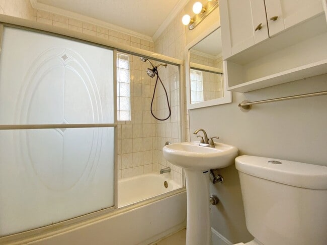 Photo - Beautiful 3 bedroom Prairie Village Home!