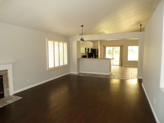 Photo - Beautiful East Modesto Home located in Sylvan School District