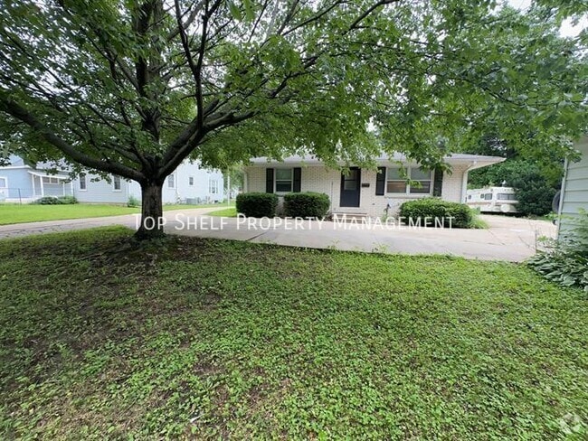 Building Photo - 3812 SW 12th St Rental