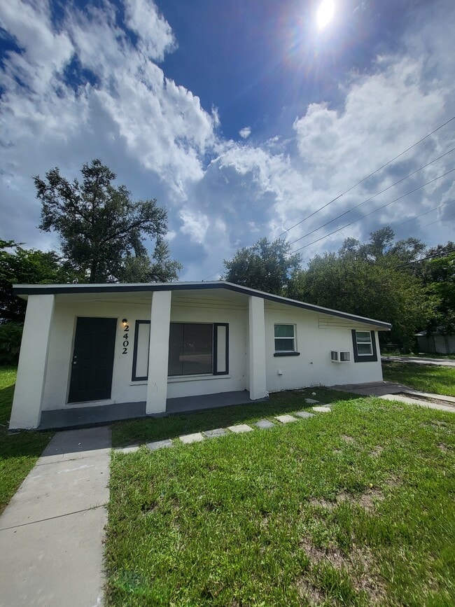 Building Photo - 2402 Dora St Rental